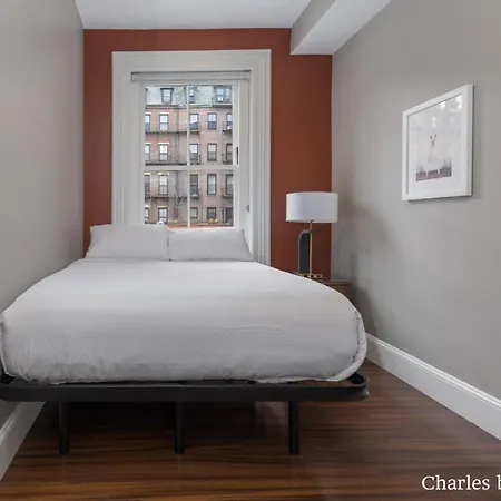 J Miller Flats By Thatch 4* Boston