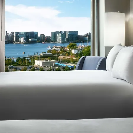 Hilton Logan Airport Hotel 4*