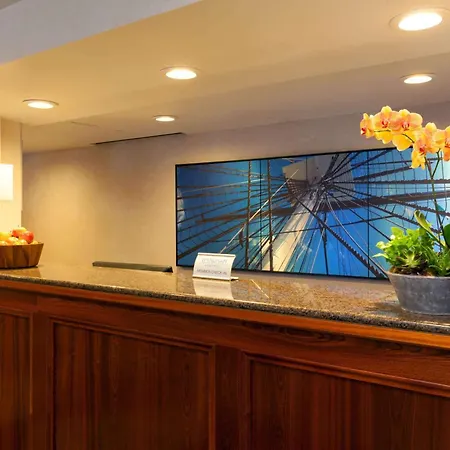 Wyndham Beacon Hill Hotel 4*