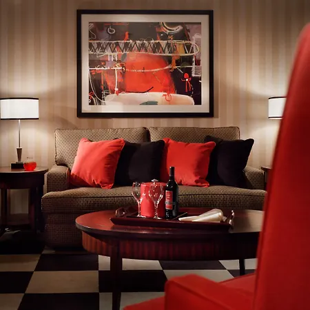 Pennyweight Boston, Curio Collection By Hilton 4*