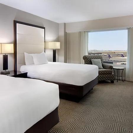 Hyatt Regency Harbor 4*