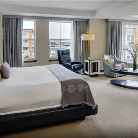 Battery Wharf Hotel, Waterfront 4*
