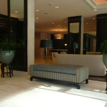 The Colonnade Hotel 4*