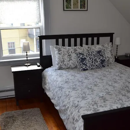 Allston Red House 1 Bed By Royalstreet