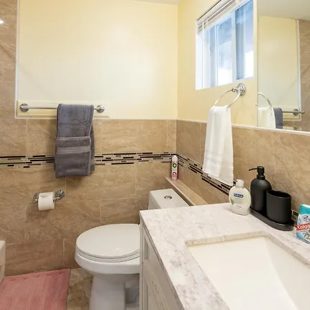 Apartment Vibrant 4br - Balcony, Bathtub, Tv Near I-95 & Pet Friendly 903