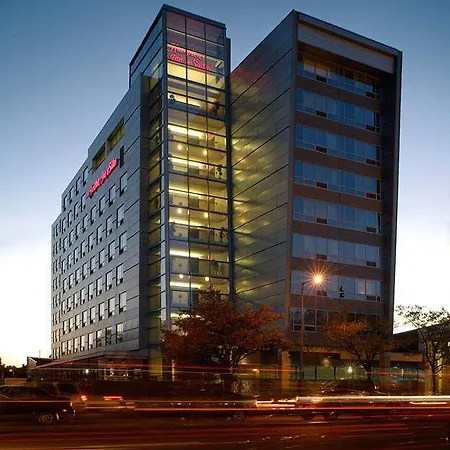 Hotel Hampton & Crosstown Center Boston