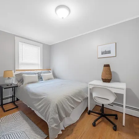 Easy Commute South 4br 1bh * Boston