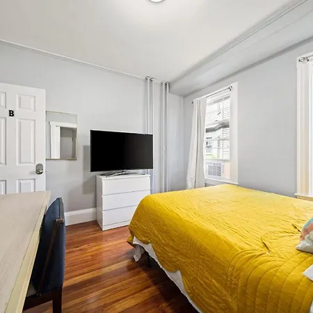 Apartment Cozy Up In 5br Near Charming Oak Square *