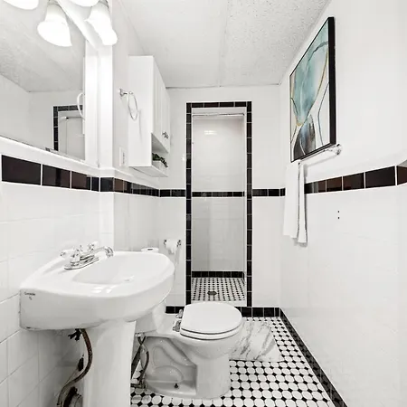 Apartment Cozy Up In 5br Near Charming Oak Square *
