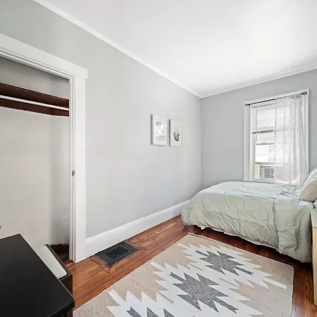 Apartment Cozy Up In 5br Near Charming Oak Square *
