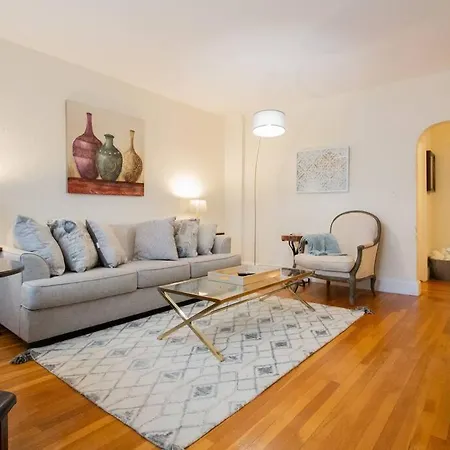 Sunny & Bright 1Br, Longwood Medical Hospitals Apartment