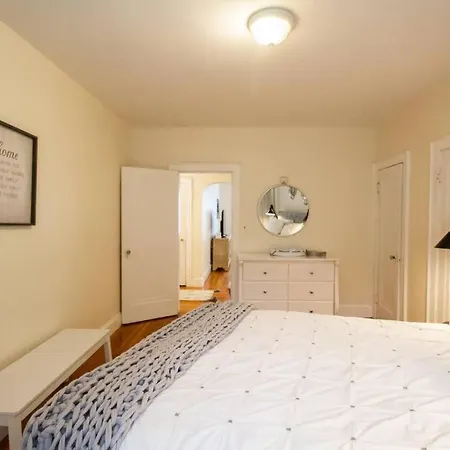 Sunny & Bright 1Br, Longwood Medical Hospitals Apartment Boston