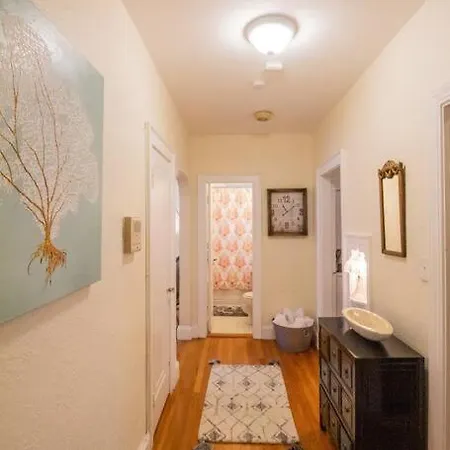 Sunny & Bright 1Br, Longwood Medical Hospitals Boston