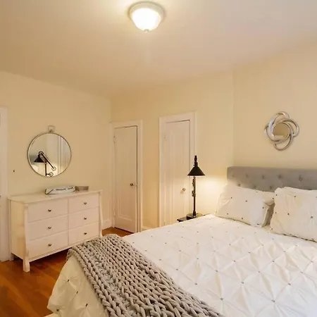 Sunny & Bright 1Br, Longwood Medical Hospitals Boston