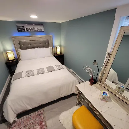 Comfy And Chic Apartment! Free Parking Apartment Boston