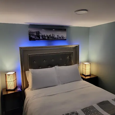 Comfy And Chic Apartment! Free Parking * Boston