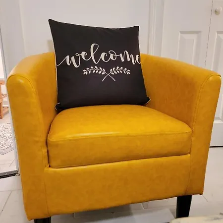 Comfy And Chic Apartment! Free Parking Apartment Boston