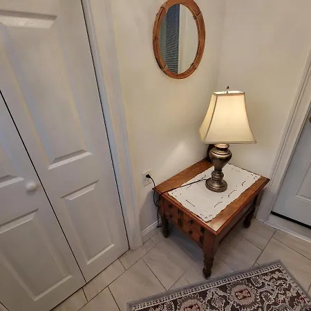 Comfy And Chic Apartment! Free Parking Boston