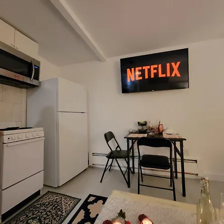 Comfy And Chic Apartment! Free Parking Apartment *