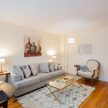 Sunny & Bright 1Br, Longwood Medical Hospitals * Boston