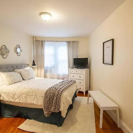 Apartment Sunny & Bright 1Br, Longwood Medical Hospitals Boston