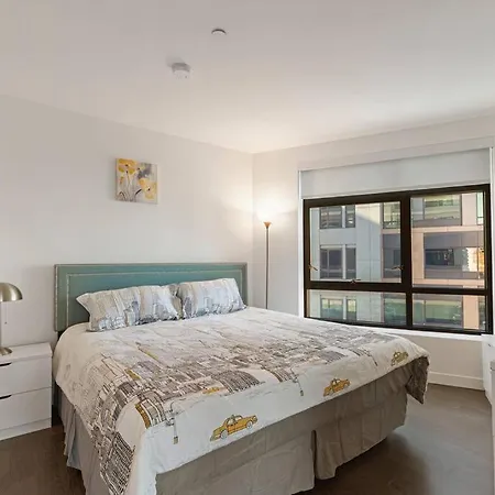 Panoramic Sanctuary - 2 Bedroom King Bed, Fenway Park Apartment *