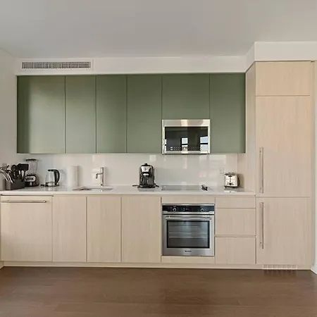 Panoramic Sanctuary - 2 Bedroom King Bed, Fenway Park Apartment