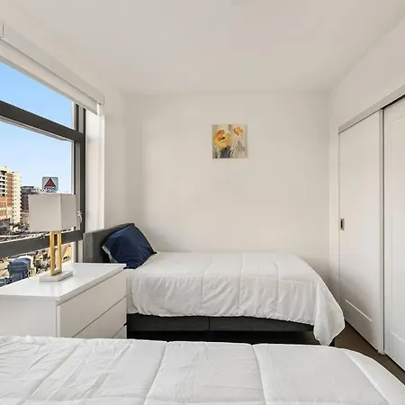 Panoramic Sanctuary - 2 Bedroom King Bed, Fenway Park *