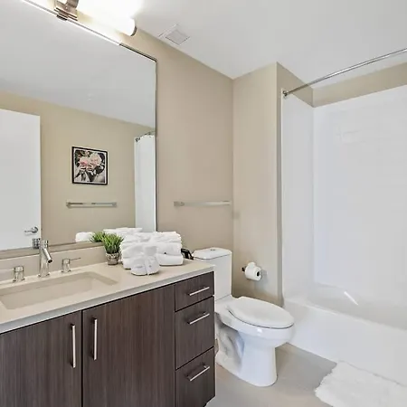 Sparkling 2br / 2ba In Back Bay Apartment *