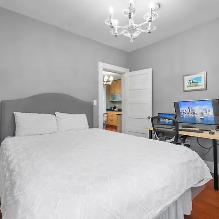 Bright & Spacious 3br, Mins From Downtown, Easy To Gillette, Parking Apartment *