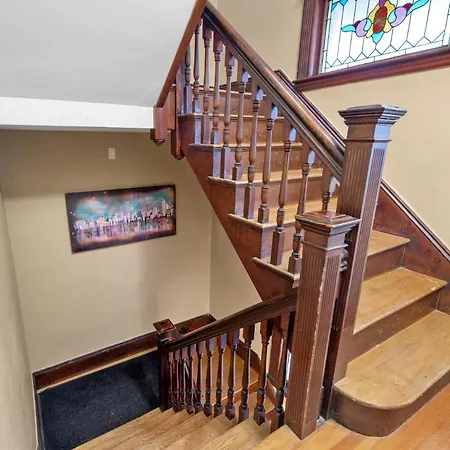 Bright & Spacious 3br, Mins From Downtown, Easy To Gillette, Parking *