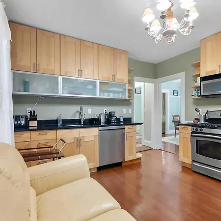 Bright & Spacious 3br, Mins From Downtown, Easy To Gillette, Parking Boston
