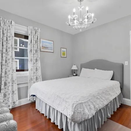 Bright & Spacious 3br, Mins From Downtown, Easy To Gillette, Parking