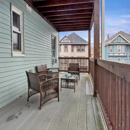 Bright & Spacious 3br, Mins From Downtown, Easy To Gillette, Parking *