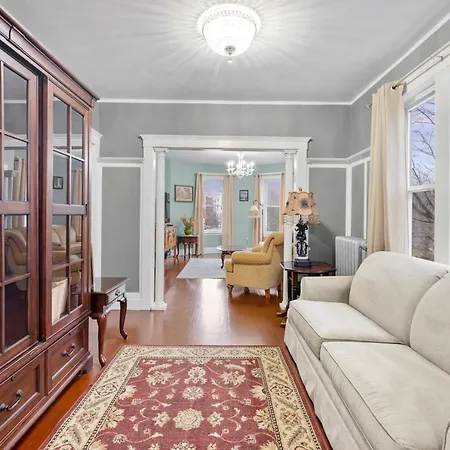 Bright & Spacious 3br, Mins From Downtown, Easy To Gillette, Parking Boston