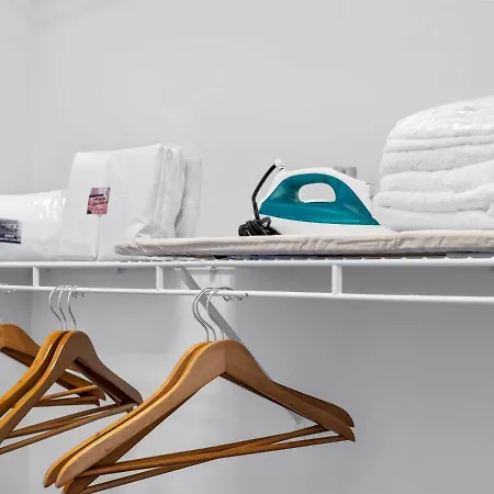Spacious Chic 1br On Washington St By Gia