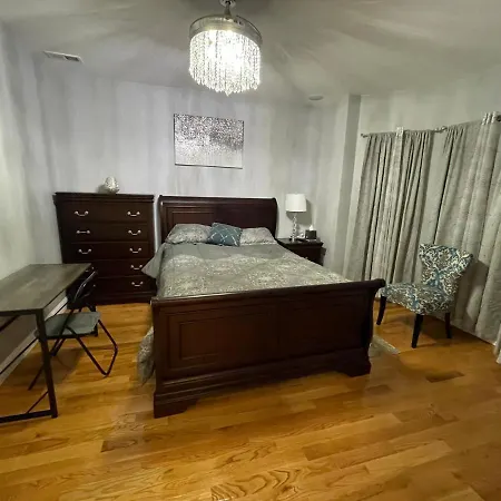 Brand New Luxury Near Downtown Guest house *