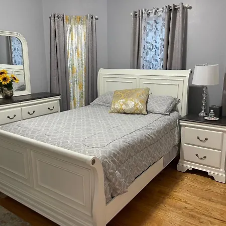 Luxury 2 Bedroom Private Apartment