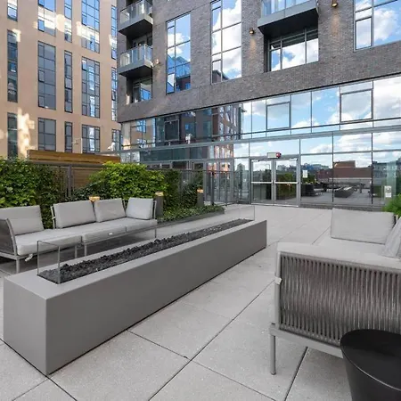 Beautiful In Watertown Apartment *