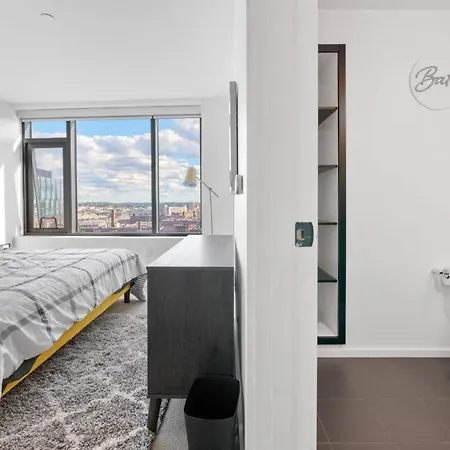 Beautiful In Watertown Apartment Boston