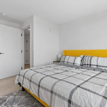 Beautiful In Watertown Apartment *