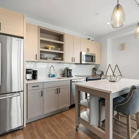 Outstanding Luxury 2br 2ba Apartment Boston