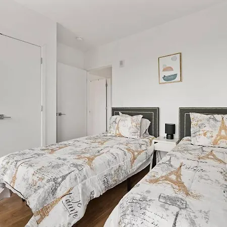 Outstanding Luxury 2br 2ba *