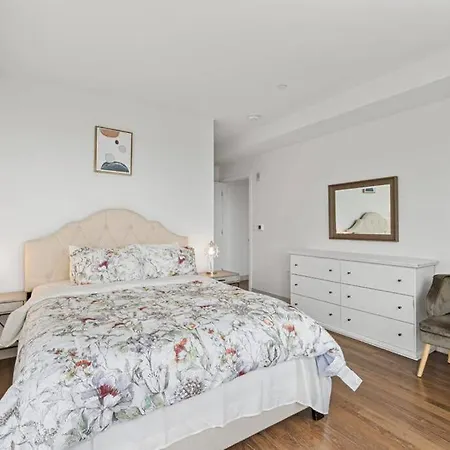 Apartment Outstanding Luxury 2br 2ba
