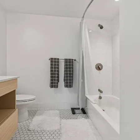 Outstanding Luxury 2br 2ba Apartment Boston