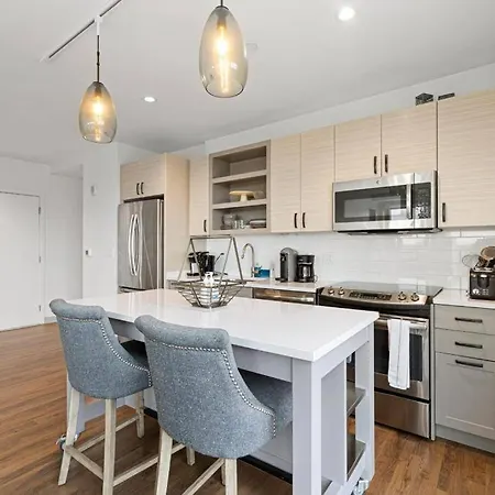 Outstanding Luxury 2br 2ba