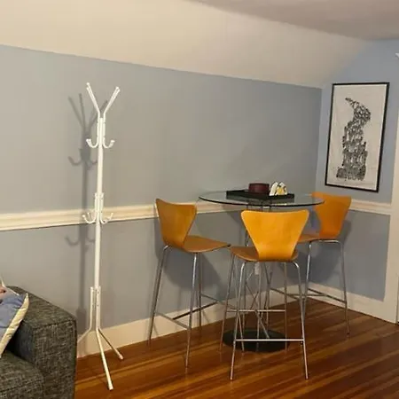 Homestay Comfortable Loft With Private Bathroom *
