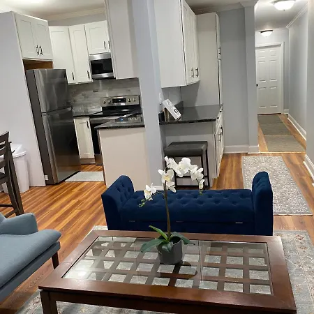 Spacious In Apartment *