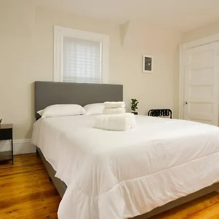 Historical Urban Oasis Holiday home
