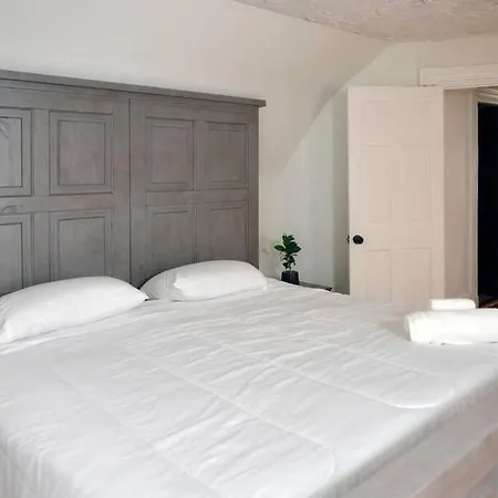 Historical Urban Oasis Holiday home *